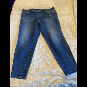 Maurices button up stretchy jeans